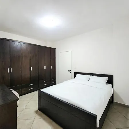 We 2br In Center Apartman *