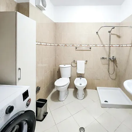 We 2br In Center Apartman *