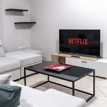 We 2br In Center Apartman